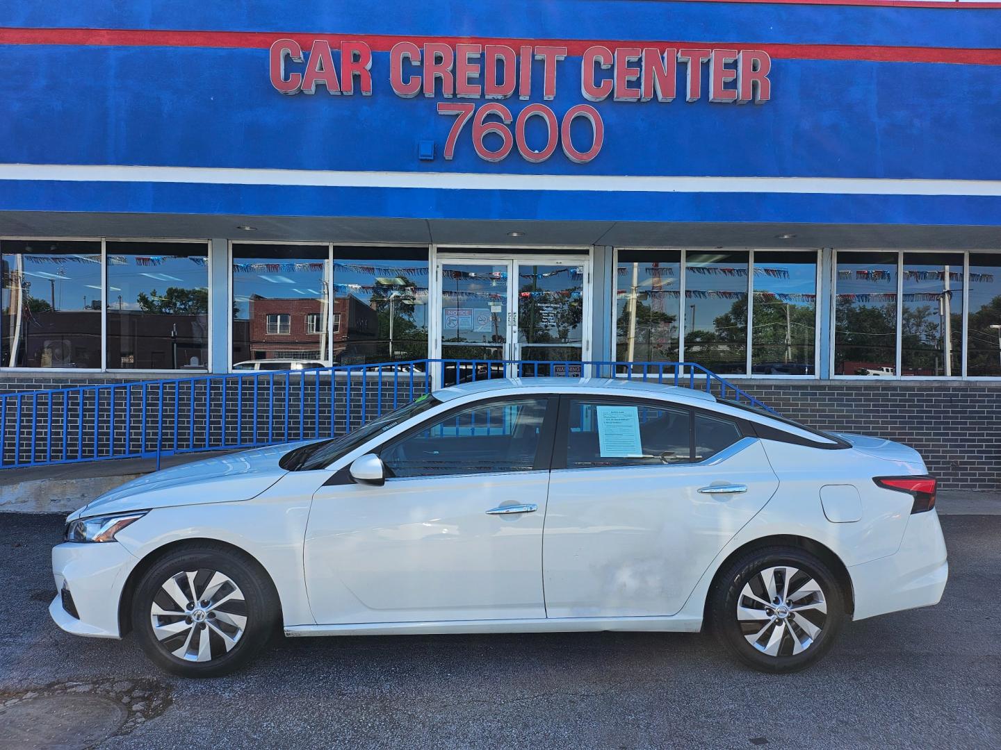 2021 WHITE Nissan Altima 2.5 S (1N4BL4BV0MN) with an 2.5L L4 DOHC 16V engine, CVT transmission, located at 7600 S Western Ave., Chicago, IL, 60620, (773) 918-3980, 0.000000, 0.000000 - Photo#0